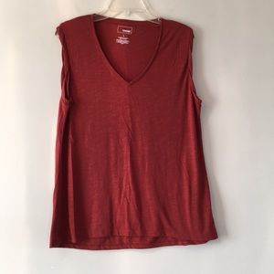 Brick red tank